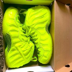 Nike Air Foamposite pro Volt